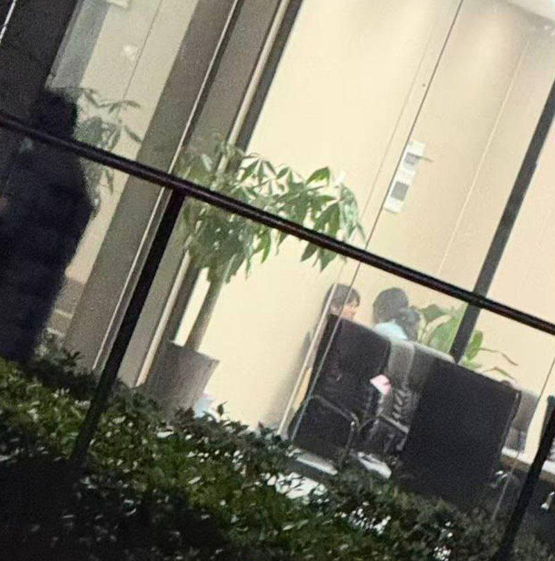皖江工学院宿舍活动室在校生情侣上演活春宫公开调情