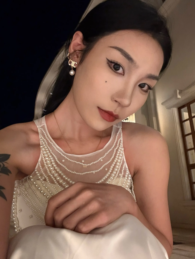 32页ppt实锤长沙女同酒吧营销妹人设造假女同海王多线暧昧