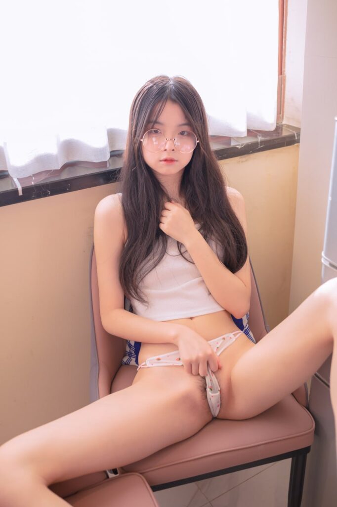 微博福利姬精绝女王林书辞顶级反差嫩妹定制作品流出