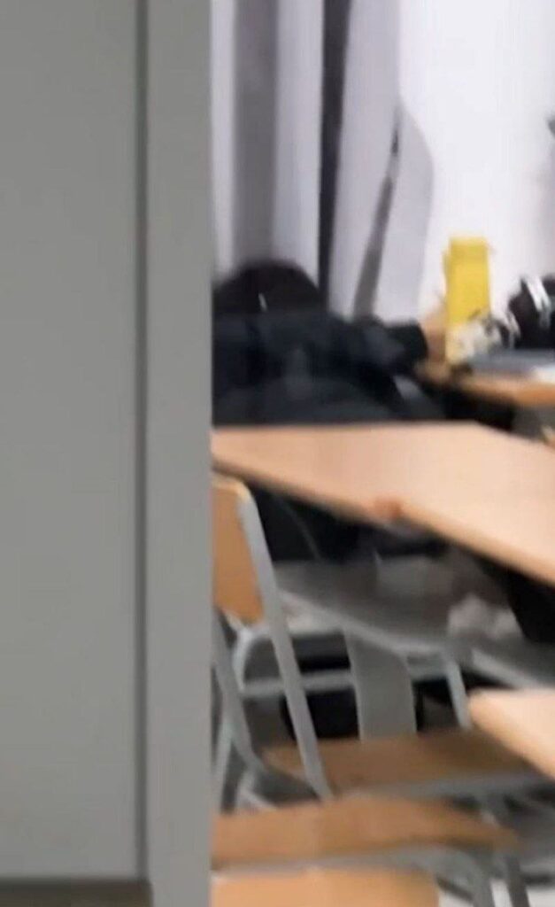 山东财经大学7409教室事件情侣晚自习低头吃鸡大赛