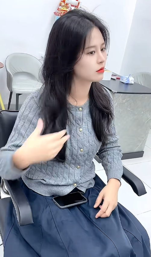 8玩粉丝抖音海南网红公仔亮亮婚内出轨家暴孕晚期妻子曝光