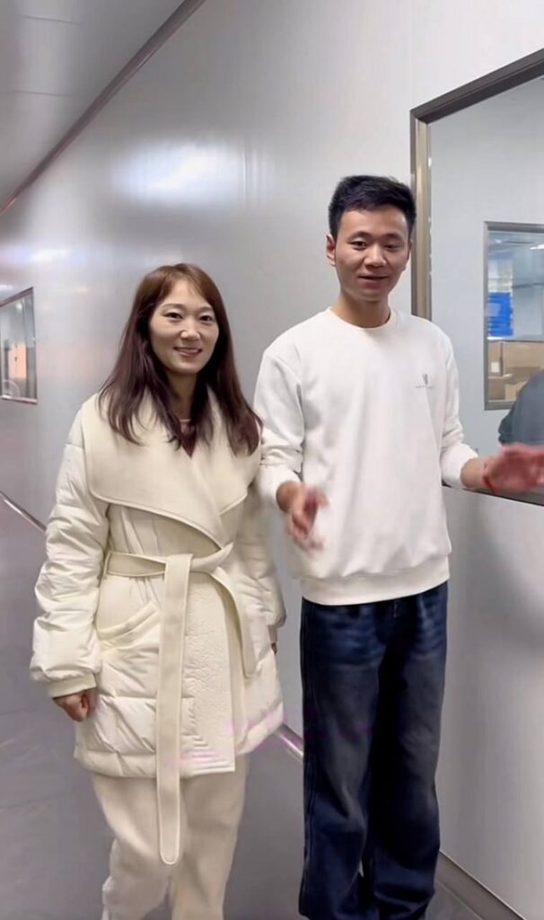 抖音模范夫妻历老二人设翻车被妻子实锤出轨女粉