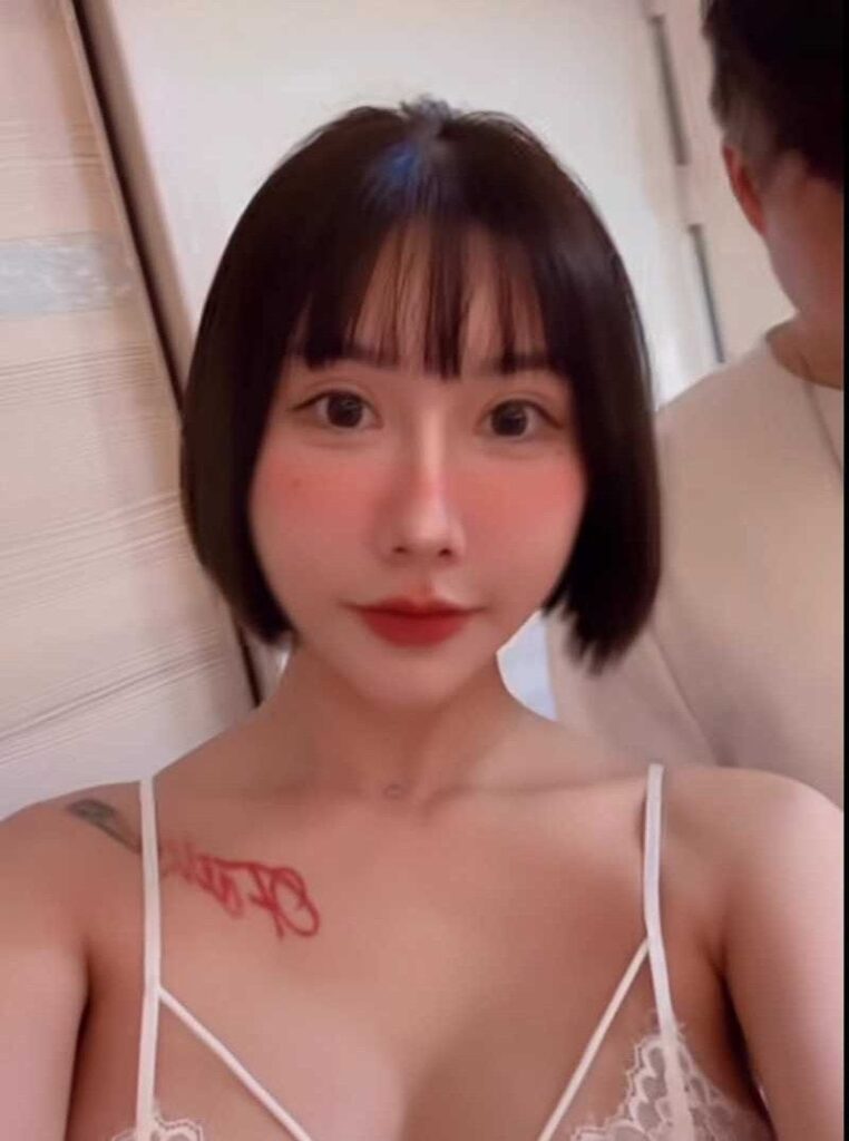 短发甜心杏妮十三万粉丝艳压群芳背后竟有段不光彩传闻