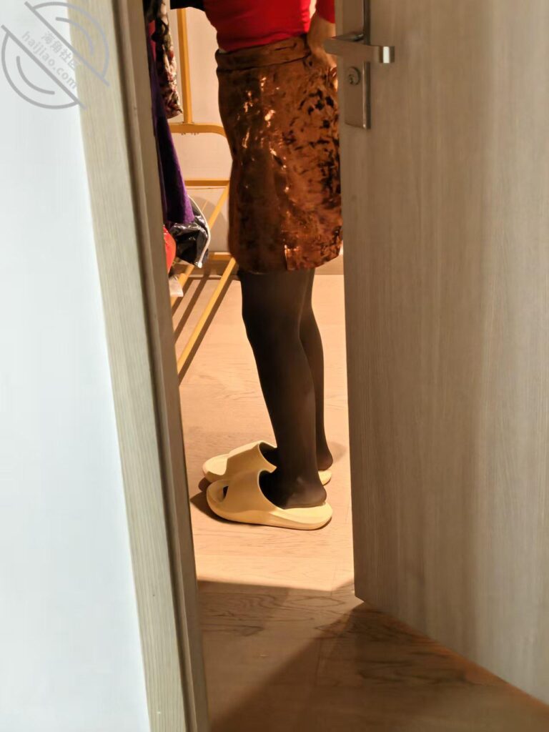 [长篇连载:勾人俏妈妈]每天穿得这么风搔头顶已经一片绿-来自海角社区的真实故事经历
