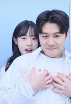 韩国情侣官宣下海自拍大尺度福利视频外流