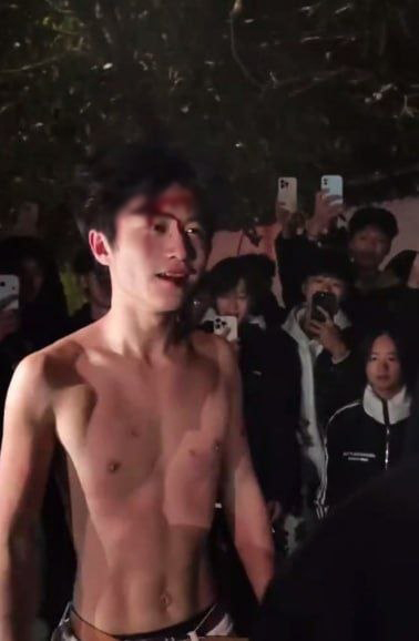 真男人无所畏惧女友出轨背刺广西谢霆锋桂林c罗1v4大战精神小伙