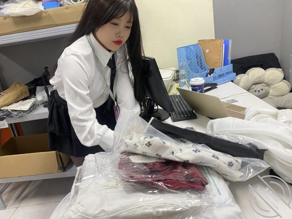 至100章节[长篇连载:舅妈的爱情故事]软硬兼施的想哄骗舅妈翘班去开房-来自海角社区的真实故事经历