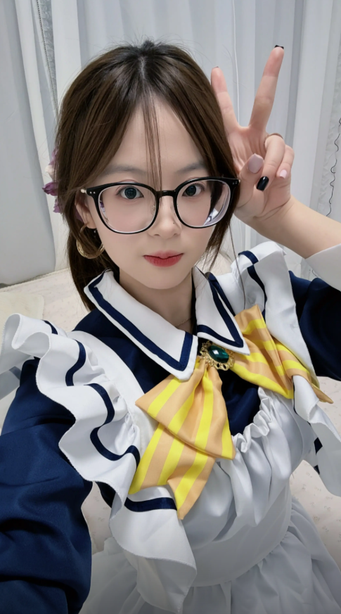 40万粉丝抖音反差眼镜娘小今大王高价定制大尺度福利流出