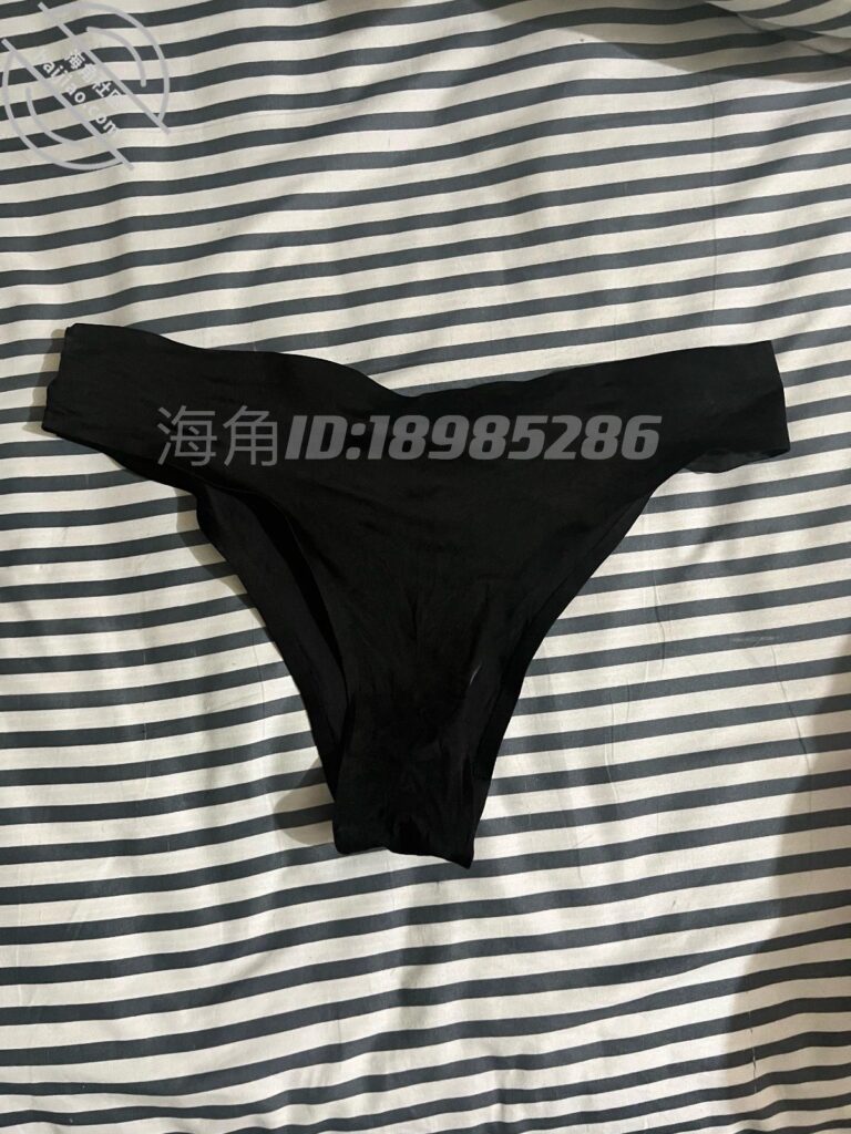 [长篇连载:美腿表姐是丝袜控]被前男友滋润的她反正看的我眼睛发直-来自海角社区的真实故事经历