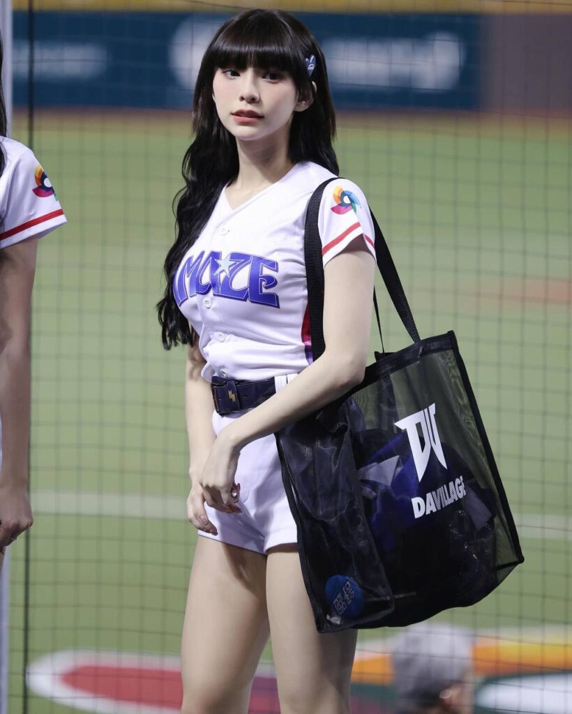 最美啦啦队元台湾味全龙啦啦队李芷霖被人妻曝光知三当三