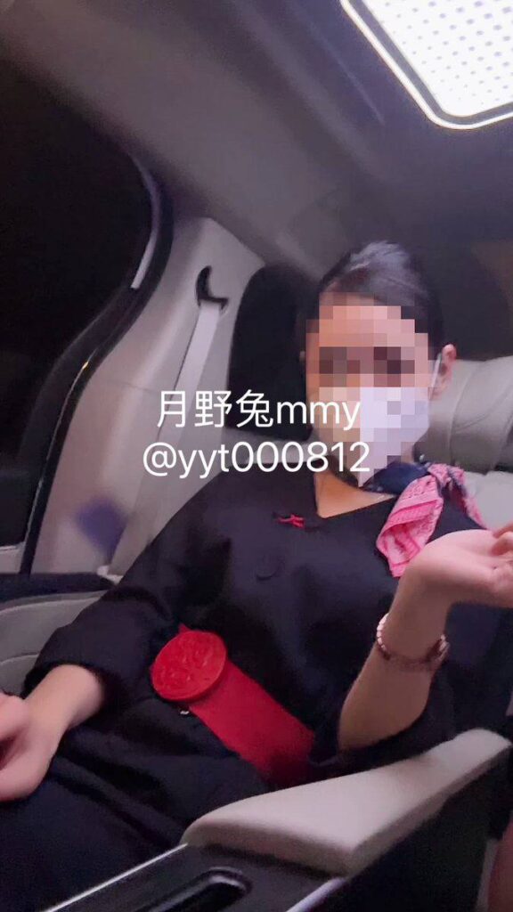 南航空姐实名下海微博推特福利姬月野兔小视频流出