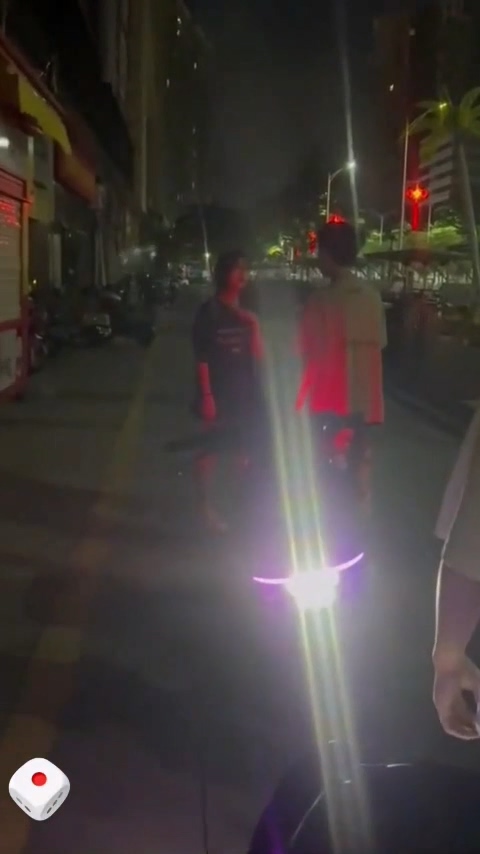 国服阿珂上线精神小伙不敌黄毛小妹穿刺还带真伤