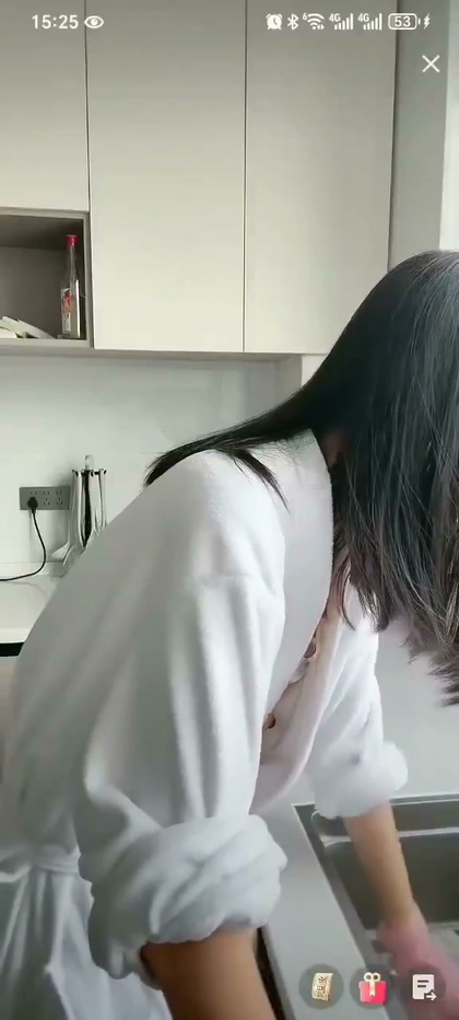 盘点女主播们的小心思抖音直播极限漏点挑战赛开赛
