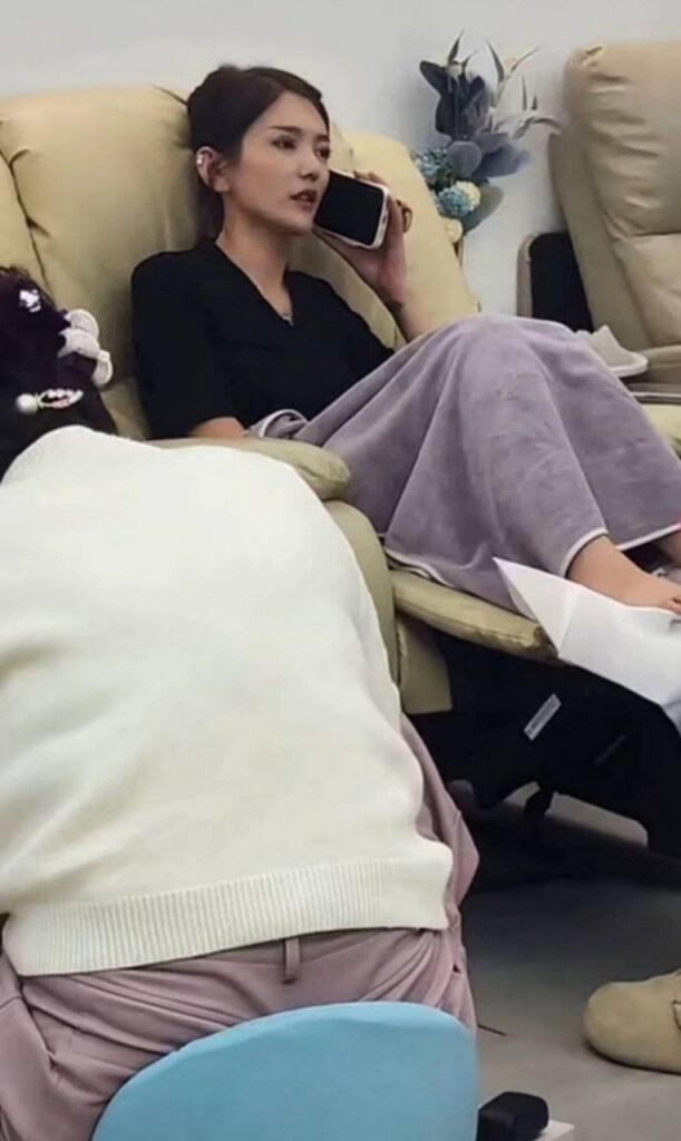 快手千万粉丝网红老狗塌房始末妻子白羽自曝家丑婚内出轨女徒弟