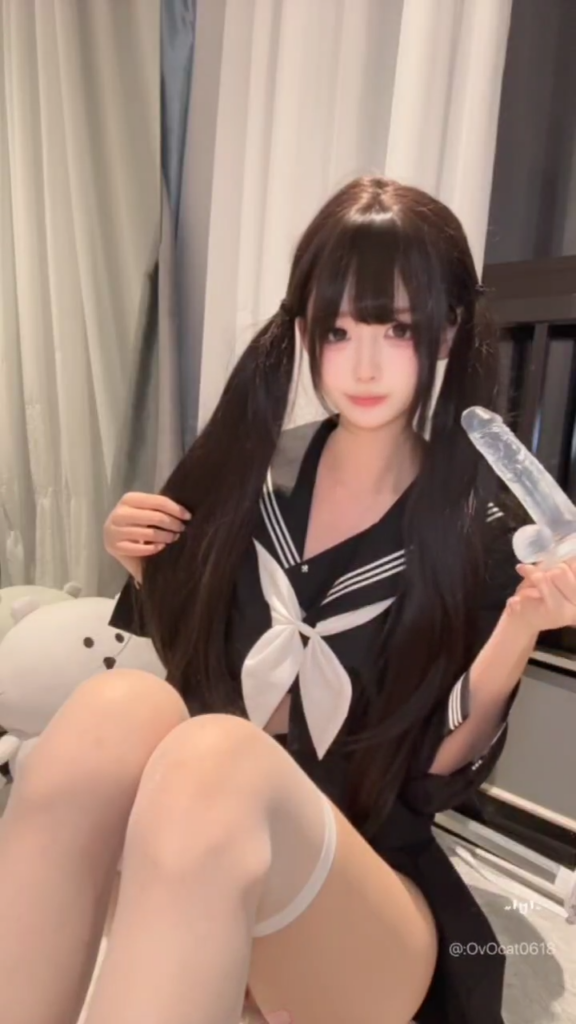 微博推特高颜值福利姬嫩妹季雨高价定制露脸视频外流