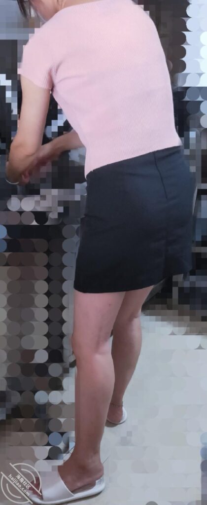 [长篇连载:想上美艳小姨]和小姨接触起来有时真的会硬的翘起来-来自海角社区的真实故事经历