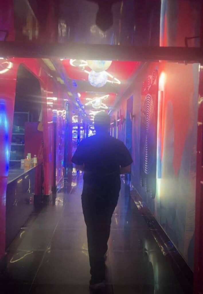 快手千万粉丝网红老狗塌房始末妻子白羽自曝家丑婚内出轨女徒弟