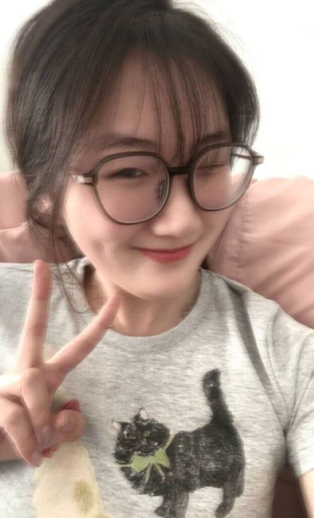 湖南涉外经济学院再爆典女大学生协同闺蜜双双劈腿约炮网约车司机