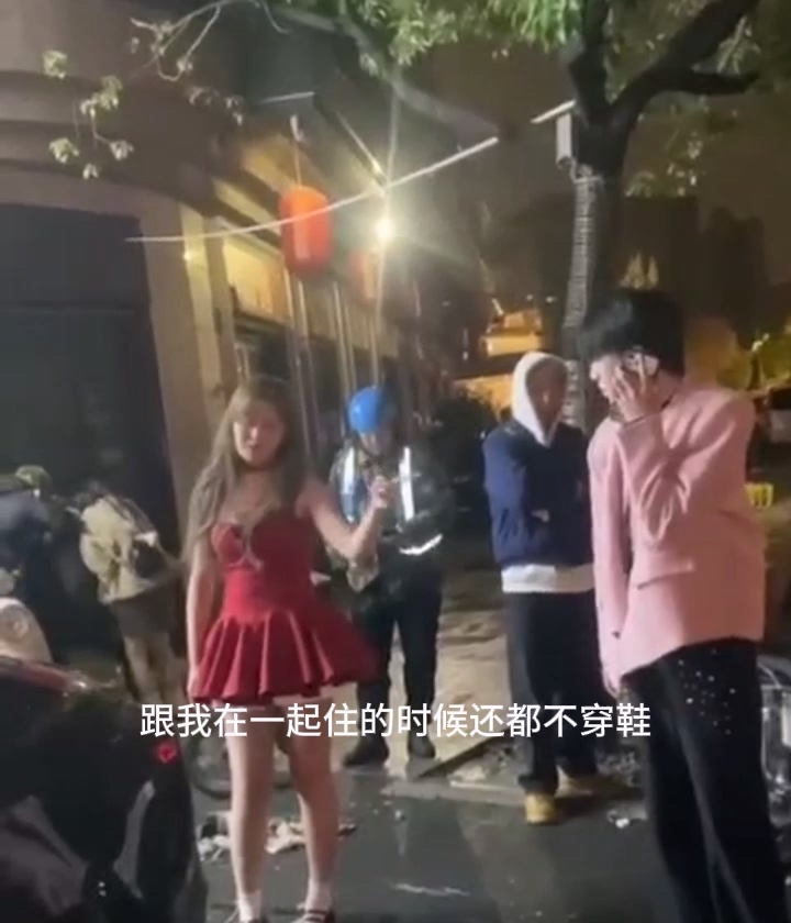 兜不住屎的0武汉十三郎酒吧红裙女爆料男友出轨做0