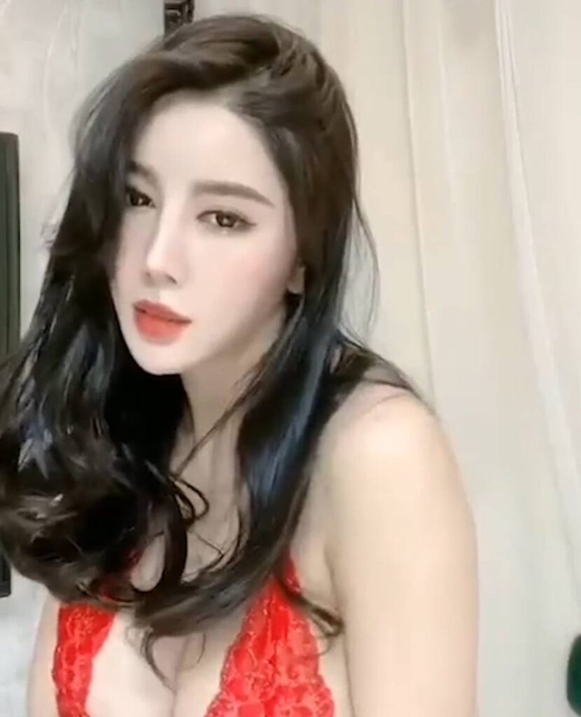 抖音高人气bbw网红御姐猪小七后背摇原版视频