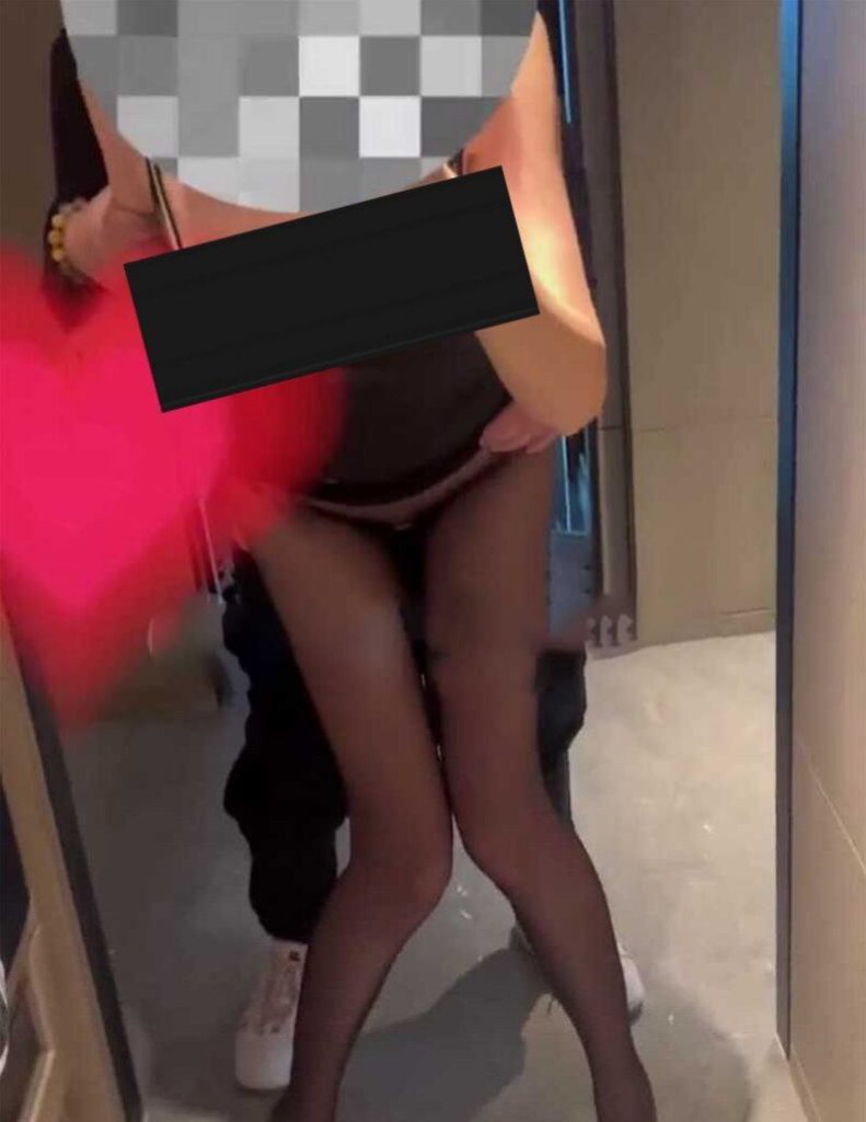 210万粉丝男网红F小奇人设崩溃线下睡粉吸引人妻被曝光