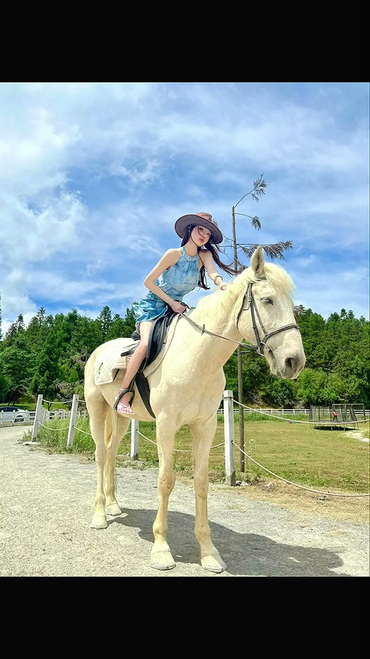 学霸女神李林恩大起底化身福利姬starluck玩转两面人设