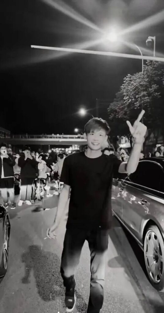 抖音快手精神小伙副官济南街头打架关中王单挑地头蛇
