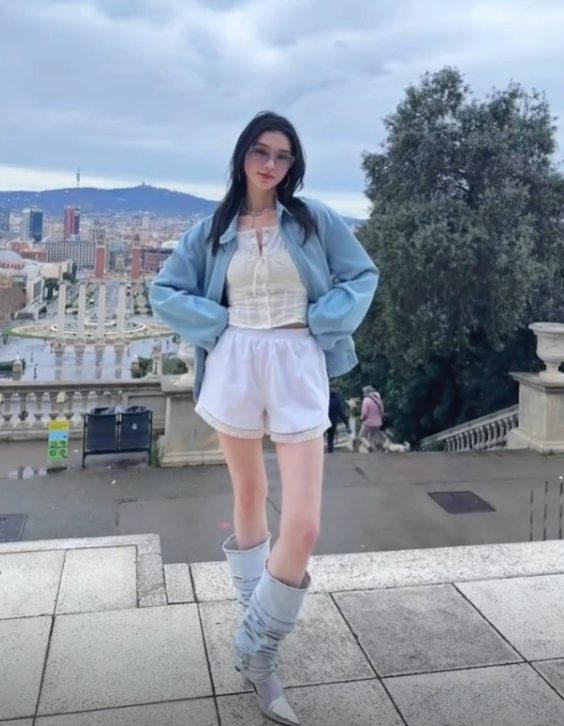 5万粉丝抖音网红王维琳weilin最美混血校花露脸视频曝光