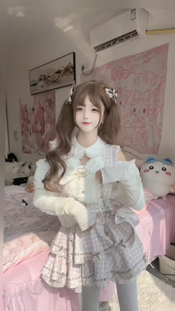 13万粉丝抖音清纯少女网红小鱼大王不雅视频外流