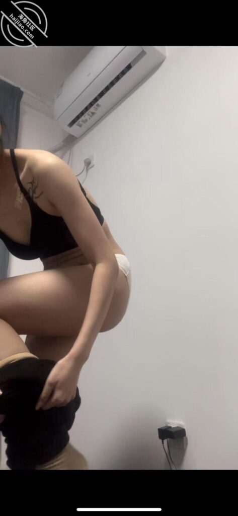 至137章节[长篇连载:妹妹同居的生活]妹妹每天都穿的漂漂亮亮看得我心痒痒-来自海角社区的真实故事经历