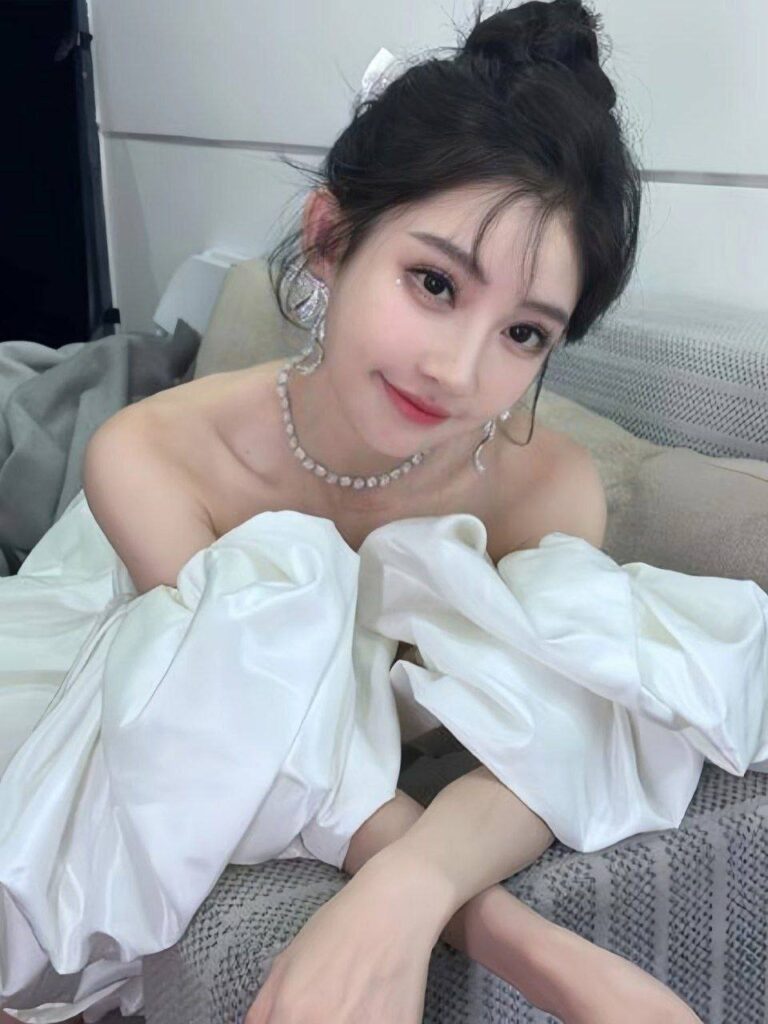 抖音3000万粉丝女网红彭十六elf彻底塌房偷税漏税被曝小三上位