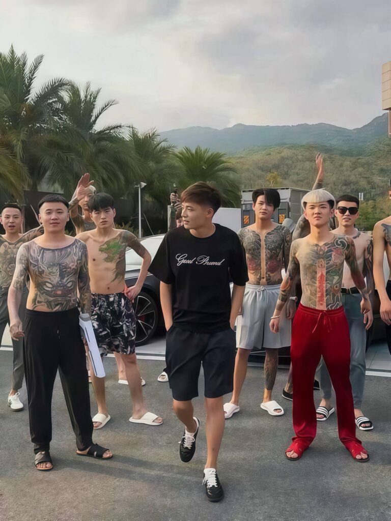 抖音快手精神小伙副官济南街头打架关中王单挑地头蛇