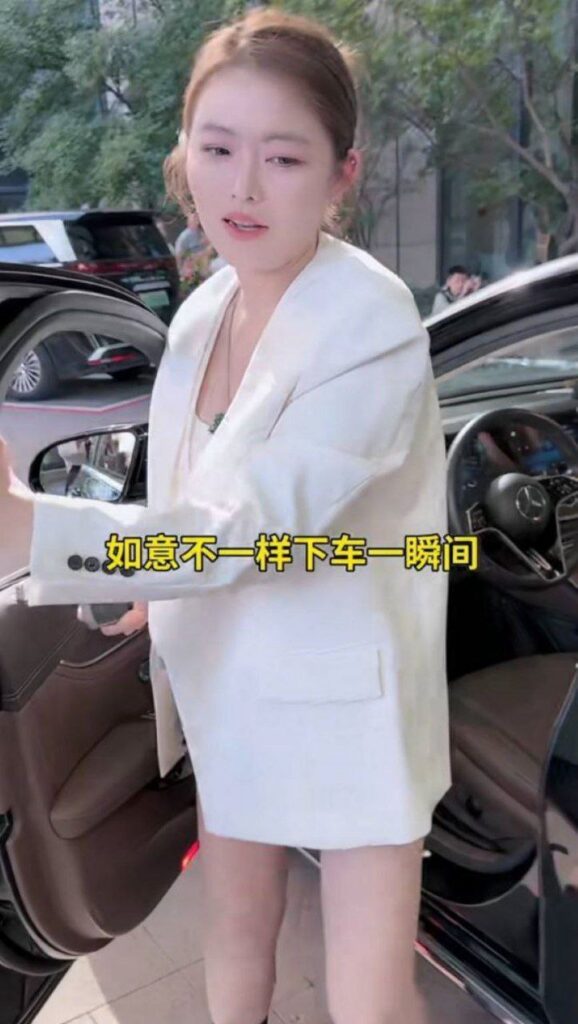 快手430万粉丝女网红如意知三当三酒店私会金主被原配暴打
