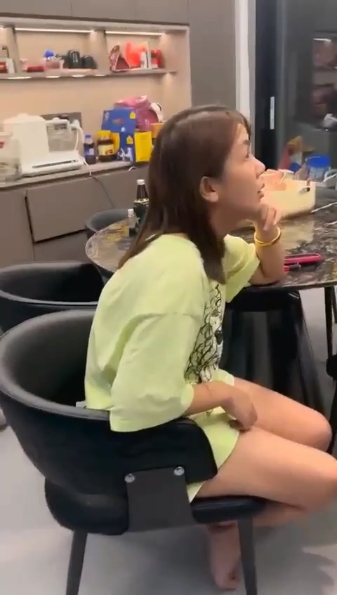 软饭硬吃顶级代表渣男郑家承坑骗妻子120万家中养小三