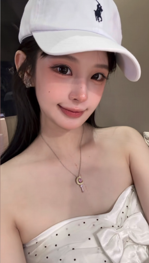 200超长PPT揭秘抖音微博百万粉丝豪门女张亦梵
