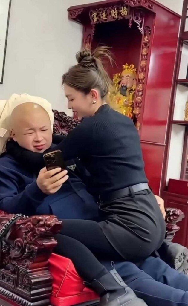 快手千万粉丝网红老狗塌房始末妻子白羽自曝家丑婚内出轨女徒弟