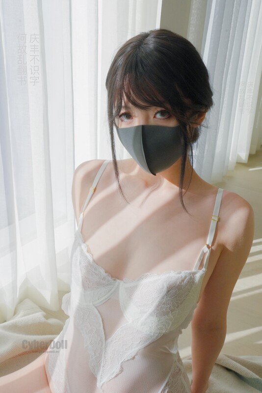 OnlyFans玩偶姐姐HongKongdoll情人节特别写真作品