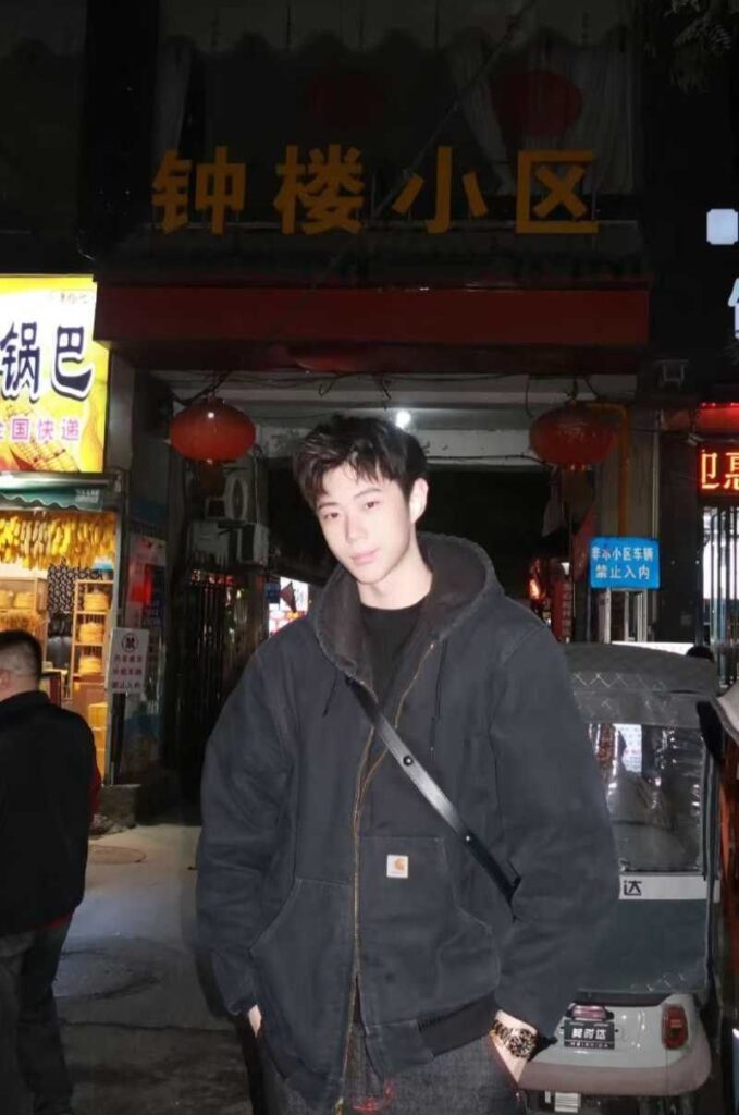 双双出轨300万粉丝网红小郑嘻嘻被前夫哥爆料出轨