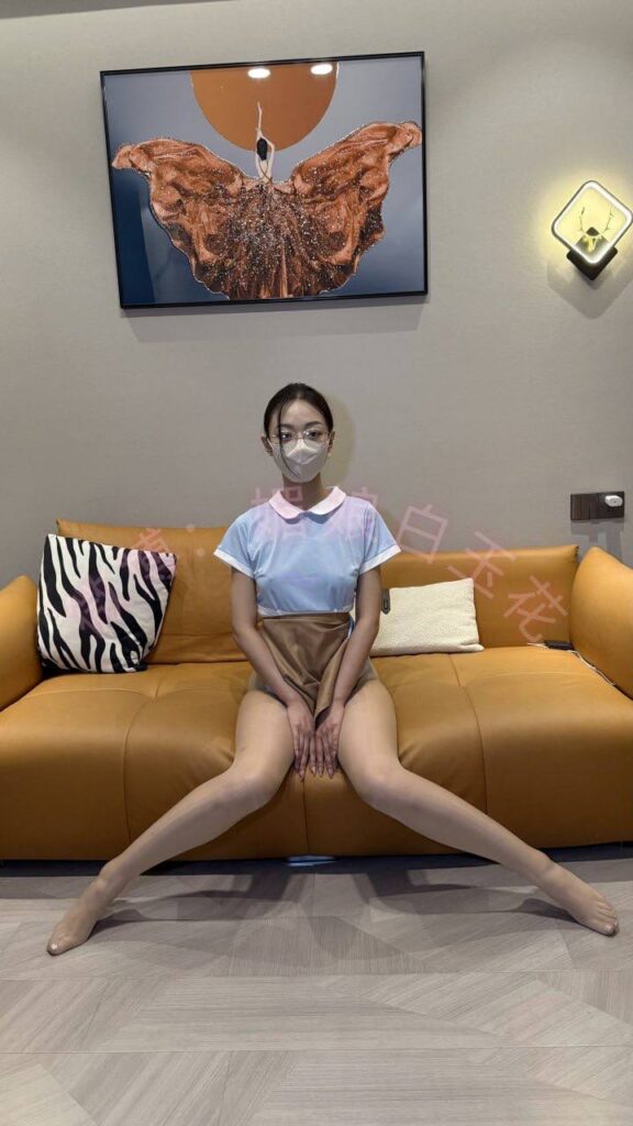 微博反差舞蹈生福利姬媚娘白玉花高价定制果舞视频流出