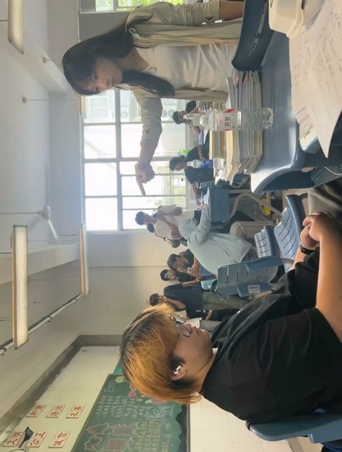 广东华侨高校神人诞生与女友自摸视频发到班级群