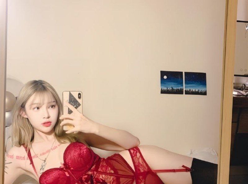 机车女神痞幼又曝瓜分手不足月上恋综网传被金主手滑放出小视频