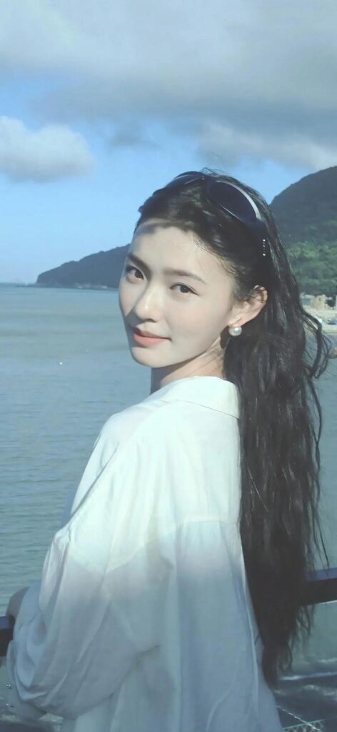 内娱知名演员沈腾再陷婚外情丑闻网传星女郎林允是小三