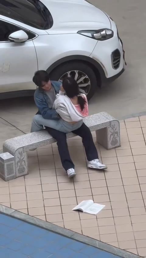 校园激情男女海洋学院在校生情侣白天战至黑夜