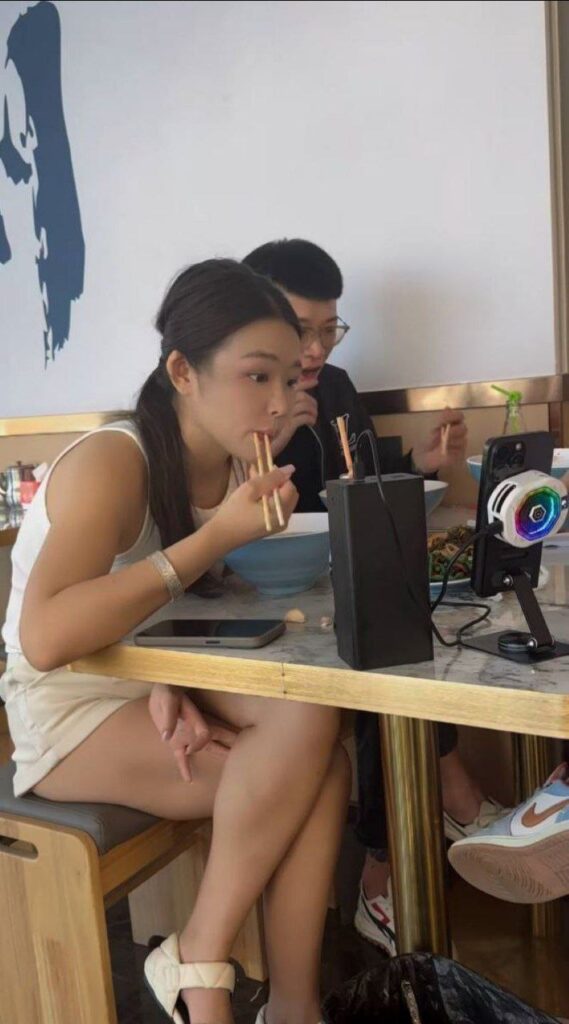 快手430万粉丝女网红如意知三当三酒店私会金主被原配暴打