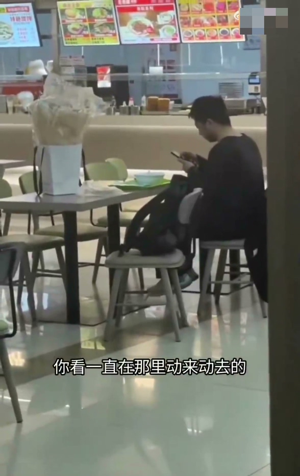 吉林财经大学男生表白失败情绪失控怒砸库迪咖啡
