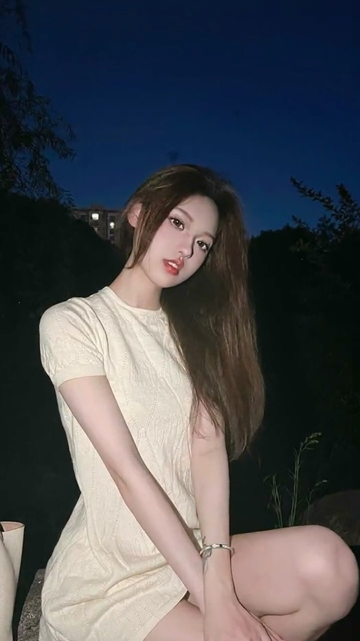 学霸女神李林恩大起底化身福利姬starluck玩转两面人设