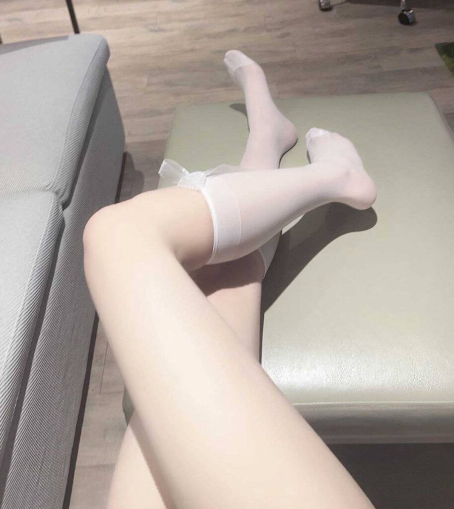 微博推特高颜值御姐福利姬周雨露脸视频曝光
