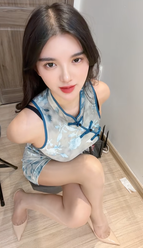 10万粉丝抖音网红御姐余莎莎长腿御姐宠粉福利小视频流出