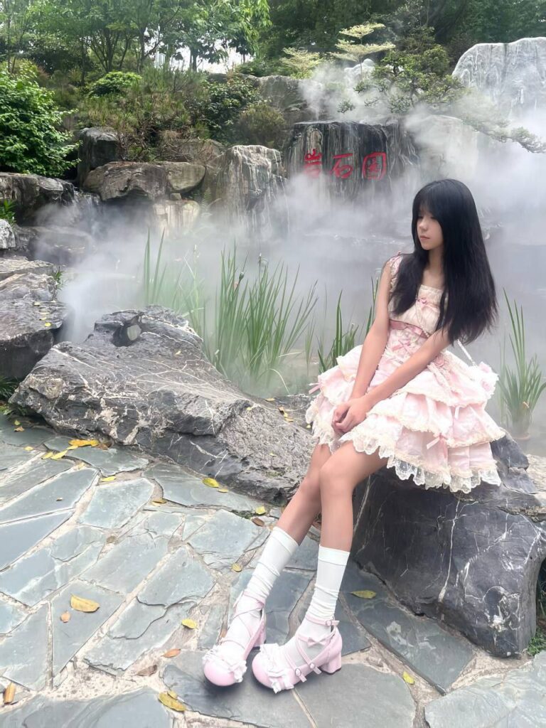 宿舍战神一夜爆火大学生福利姬马丹妮露脸下海视频流出